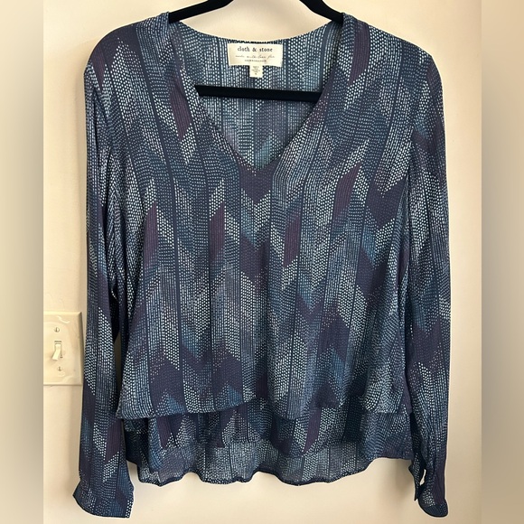 Anthropologie Cloth & Stone Dotted Herringbone Blouse, Blue Motif, Size Small - Picture 2 of 8